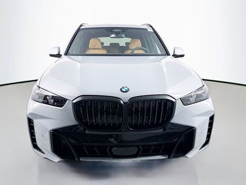 New 2026 BMW X5 xDrive40i w/ M Sport Package AWD/4WD image 2