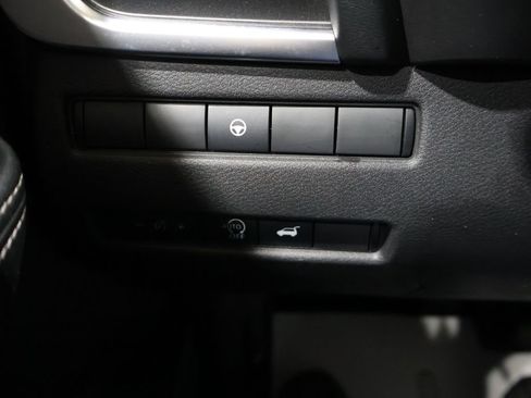 Used 2025 Nissan Rogue SV image 33