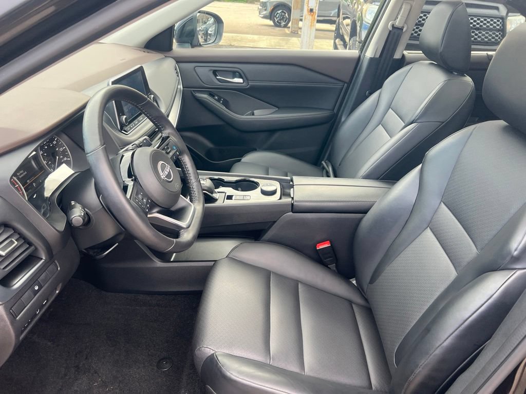 Certified 2023 Nissan Rogue SV w/ SV Premium B Package AWD/4WD image 4
