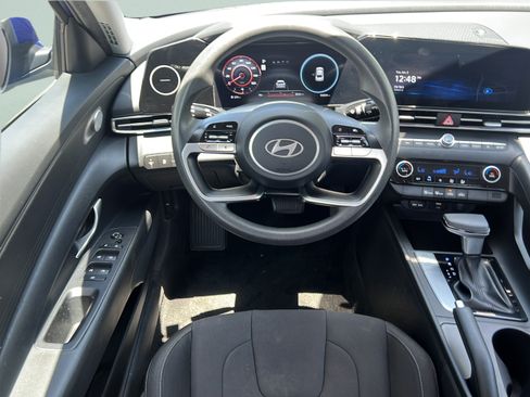 Used 2024 Hyundai Elantra SEL FWD image 11