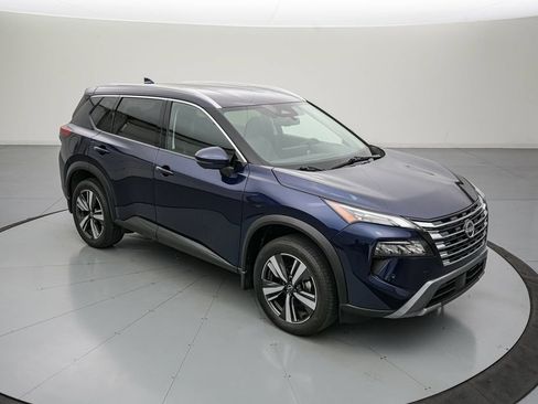 Used 2025 Nissan Rogue SL AWD/4WD image 2