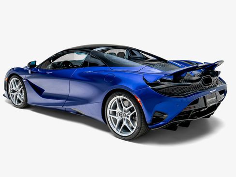 Used 2024 McLaren 750S Spider RWD image 17