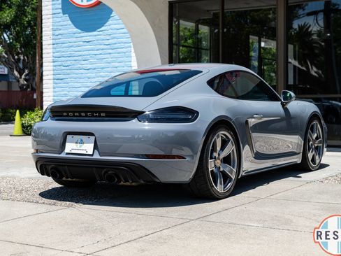 Used 2024 Porsche 718 Cayman GTS RWD image 6