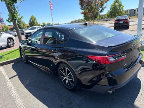 Used 2025 Toyota Camry SE FWD image 16
