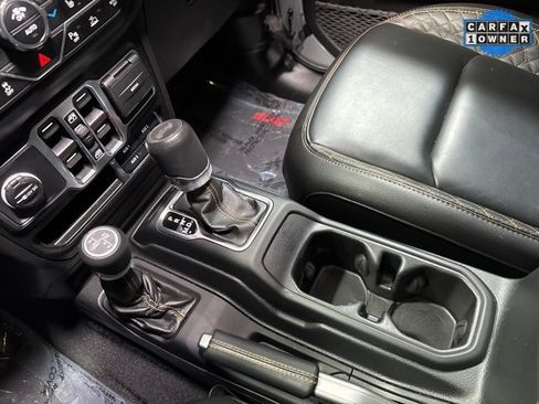 Used 2022 Jeep Wrangler Unlimited Sahara image 23