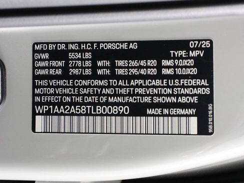 Certified 2026 Porsche Macan image 19