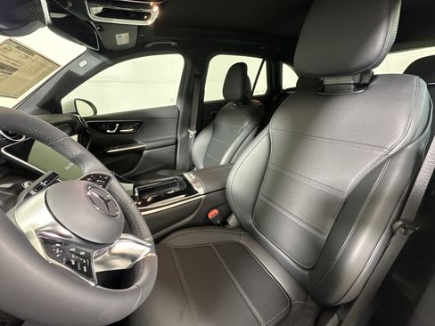 Used 2026 Mercedes-Benz GLC 300 4MATIC image 9