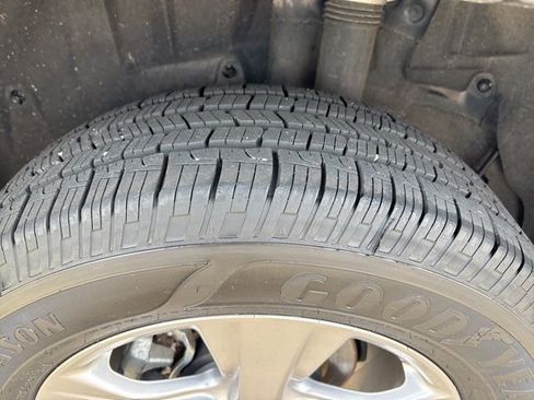 Used 2024 Toyota RAV4 XLE FWD image 11