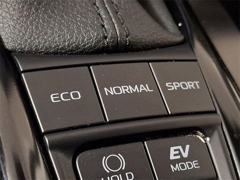 Used 2025 Toyota Camry SE image 26