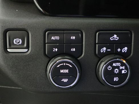 Used 2023 Chevrolet Silverado 1500 LT Trail Boss w/ Protection Package image 33