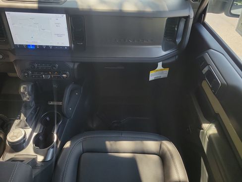 New 2025 Ford Bronco Badlands image 13