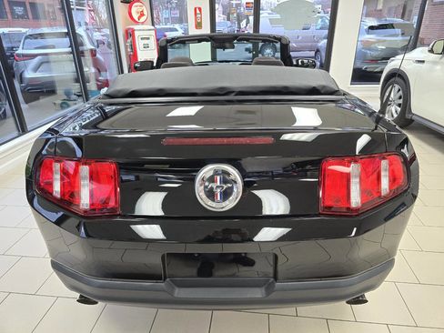 Used 2012 Ford Mustang Convertible image 10