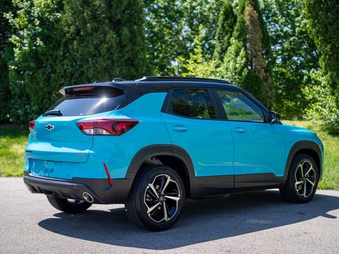 Used 2022 Chevrolet TrailBlazer RS w/ Technology Package FWD image 5