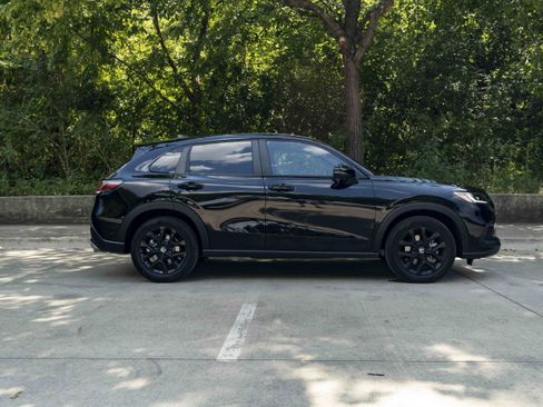 Used 2025 Honda HR-V Sport image 10