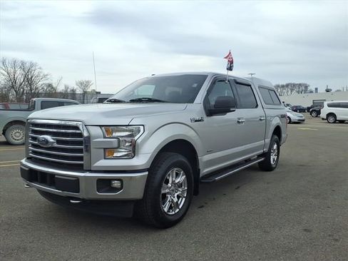 Used 2017 Ford F150 XLT w/ Equipment Group 302A Luxury AWD/4WD image 3