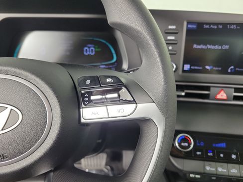 New 2025 Hyundai Elantra Blue image 21