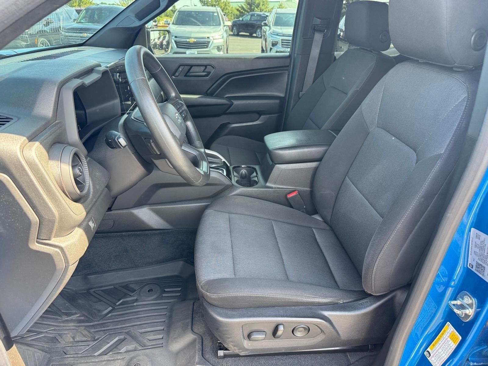 Used 2023 Chevrolet Colorado Trail Boss w/ Advanced Trailering Package AWD/4WD image 5