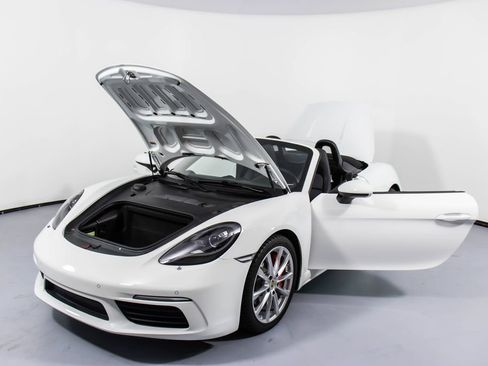Used 2024 Porsche 718 Boxster S RWD image 34