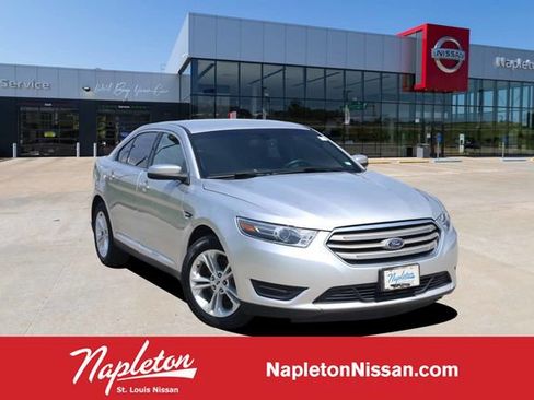 Used 2017 Ford Taurus SEL FWD image 1