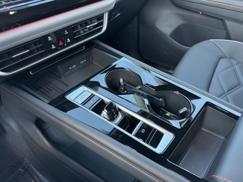 Certified 2025 Volkswagen Atlas Peak Edition SE image 29