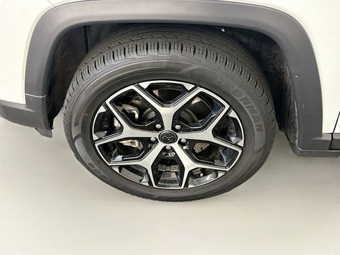 Used 2025 Jeep Compass Limited image 11