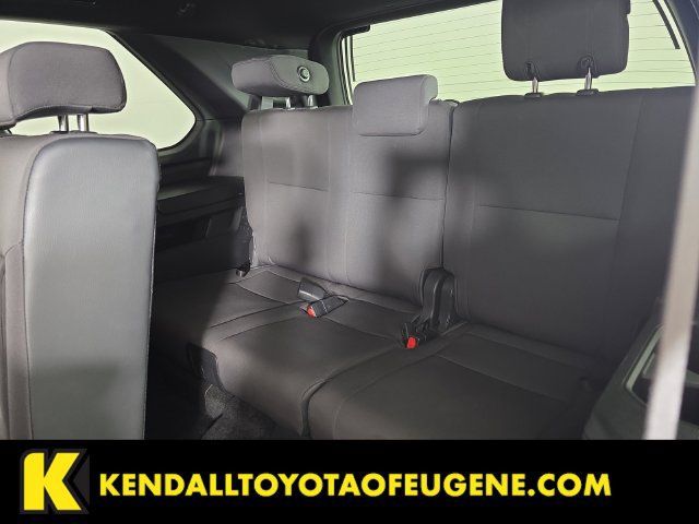 Used 2025 Toyota Sequoia SR5 AWD/4WD image 21