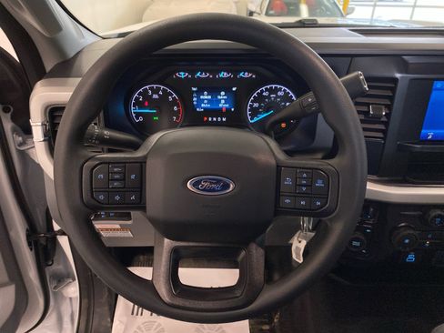 New 2026 Ford F250 XL w/ XL Chrome Package image 15