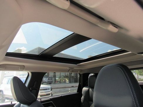 New 2025 Mitsubishi Outlander SEL image 16