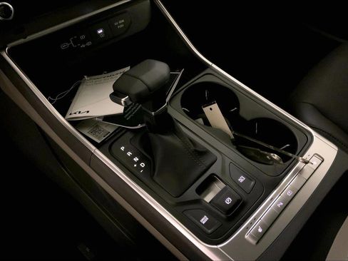 New 2026 Kia Carnival LXS image 8