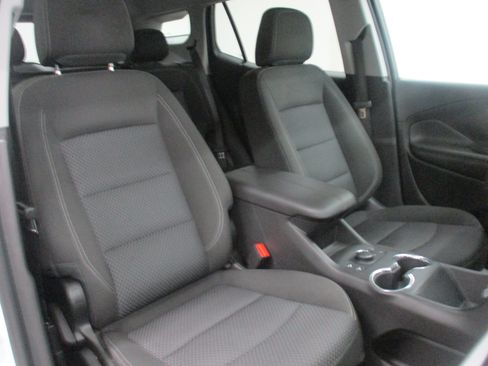 Certified 2023 GMC Terrain SLE w/ Driver Convenience Package AWD/4WD image 17