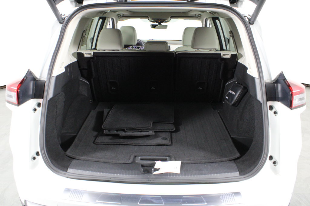 Certified 2025 Nissan Rogue SV w/ SV Premium Package FWD image 18
