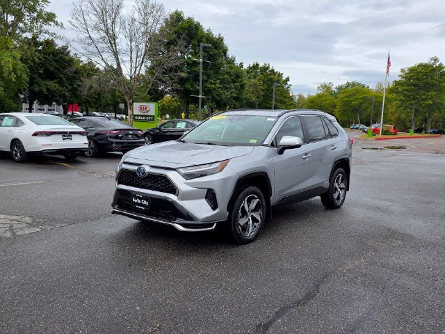 Used 2022 Toyota RAV4 SE w/ Weather & Moonroof Package AWD/4WD image 4