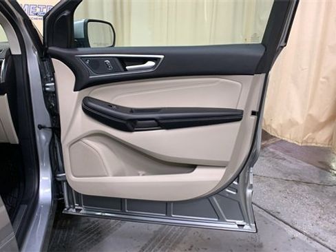 Certified 2024 Ford Edge Titanium image 10