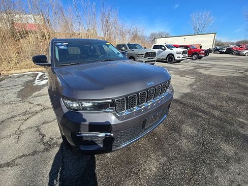 Used 2022 Jeep Grand Cherokee Limited 4xe w/ Luxury Tech Group II image 11