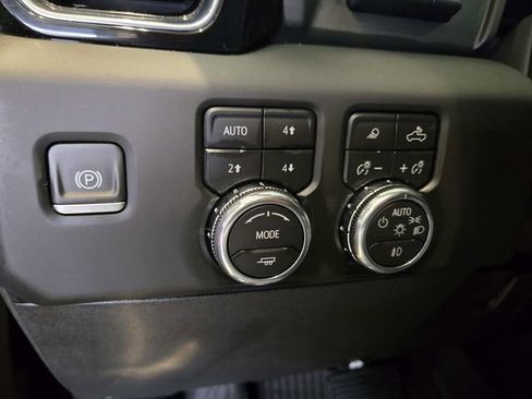 Certified 2024 GMC Sierra 2500 Denali Ultimate image 38