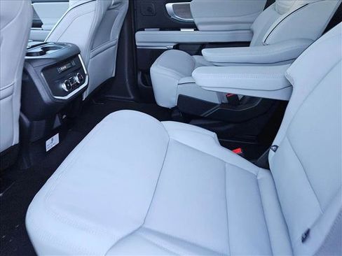 New 2025 Ford Expedition Platinum w/ Platinum Ultimate Package image 16