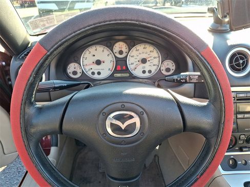Used 2003 MAZDA MX-5 Miata image 23