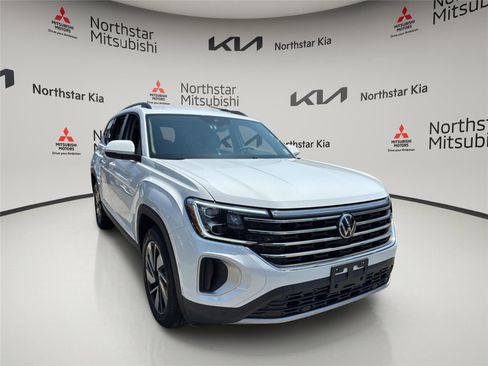 Used 2025 Volkswagen Atlas SE AWD/4WD image 7