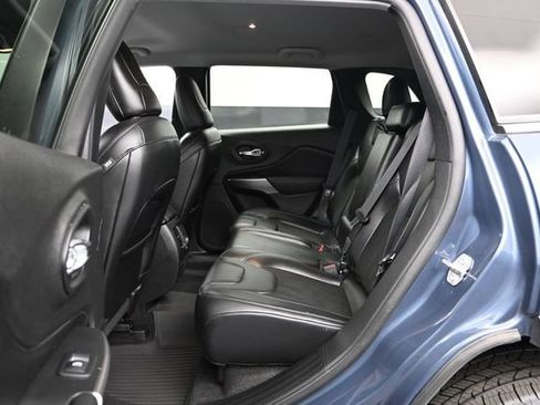 Used 2020 Jeep Cherokee Latitude Plus w/ Cold Weather Group AWD/4WD image 22