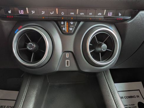 Used 2020 Chevrolet Blazer LT w/ Sound & Technology Package AWD/4WD image 21