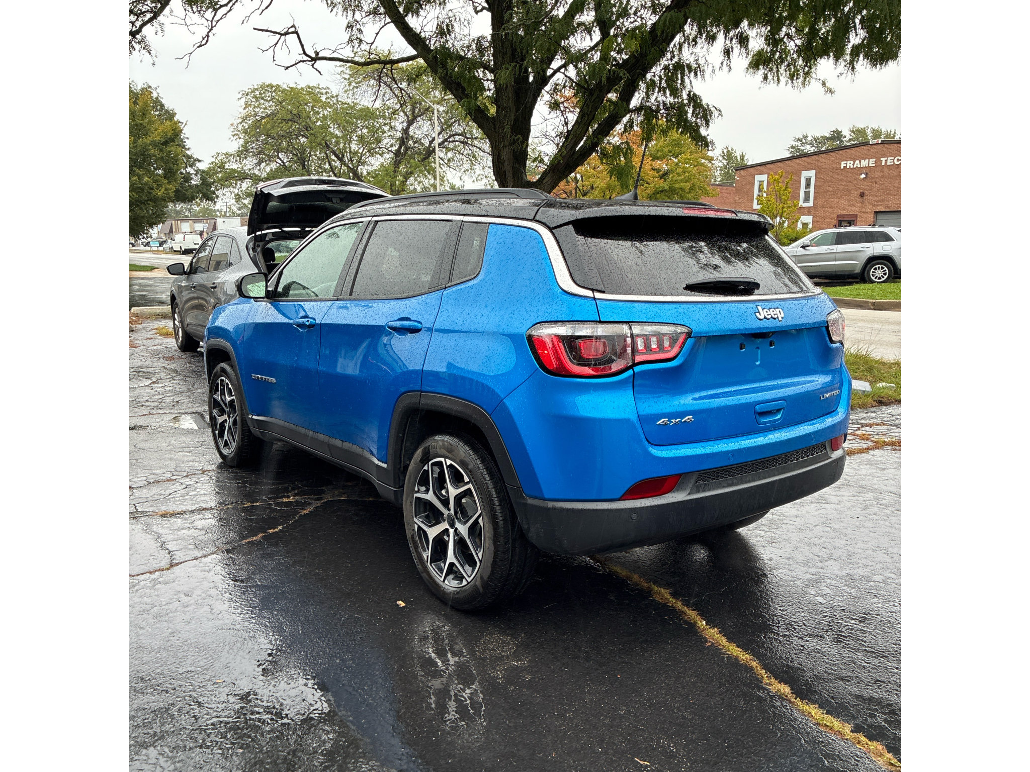 Used 2025 Jeep Compass Limited AWD/4WD image 8