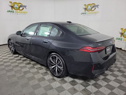 New 2026 BMW 550e xDrive w/ Premium Package image 5