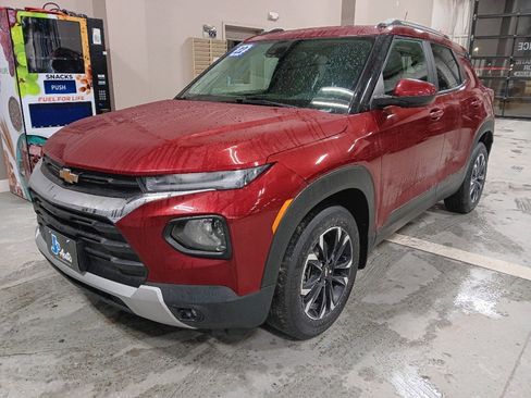 Used 2022 Chevrolet TrailBlazer LT image 2