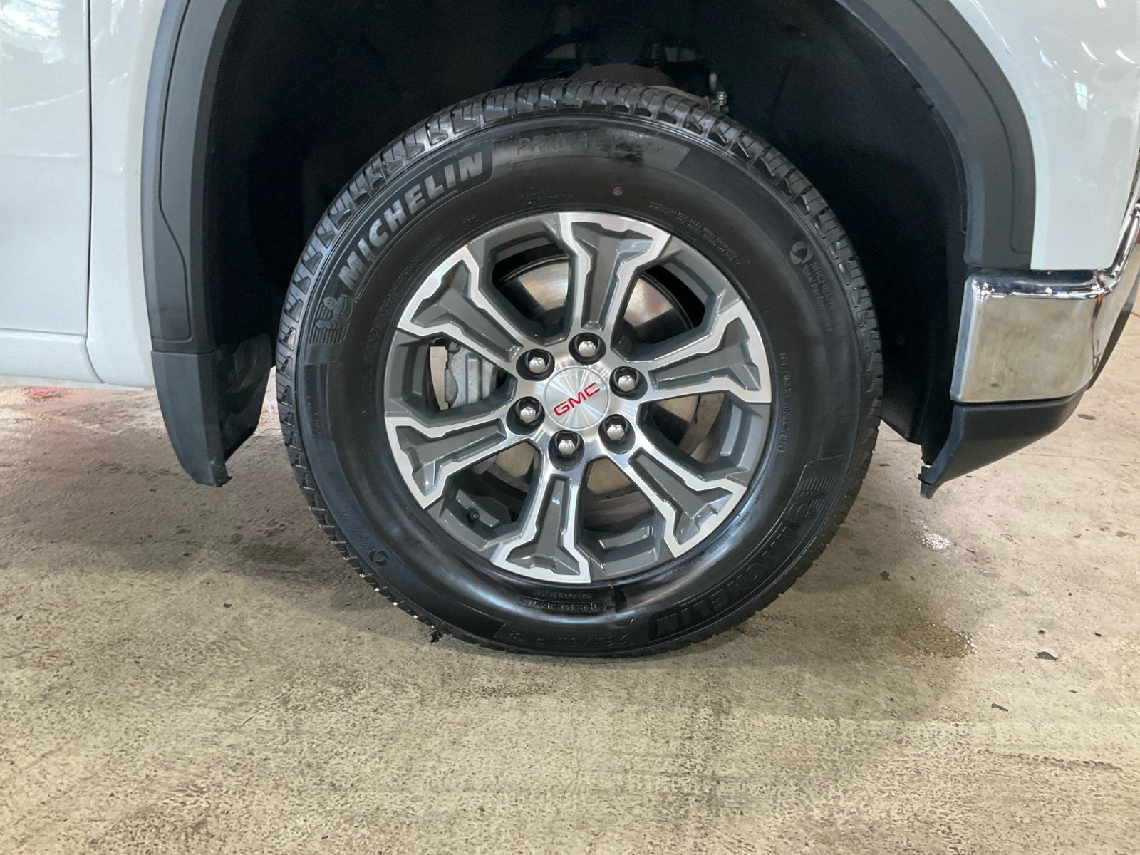 Used 2025 GMC Sierra 1500 SLT AWD/4WD image 18