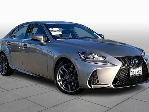 Used 2018 Lexus IS 300 image 2