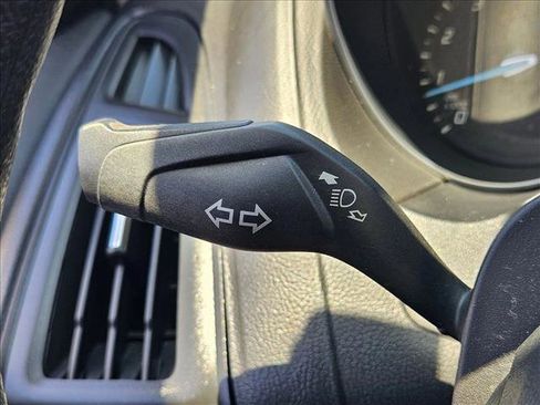 Used 2013 Ford Focus SE w/ SE Winter Pkg FWD image 15