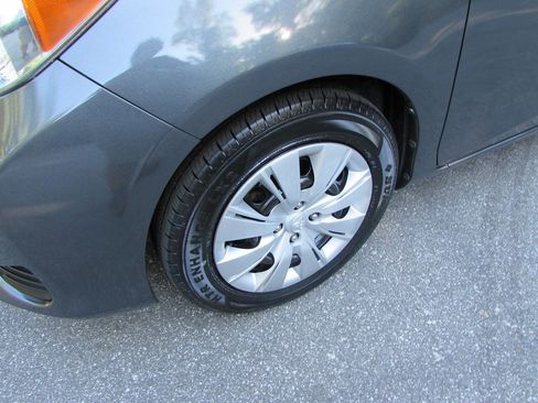 Used 2012 Toyota Yaris LE FWD image 9