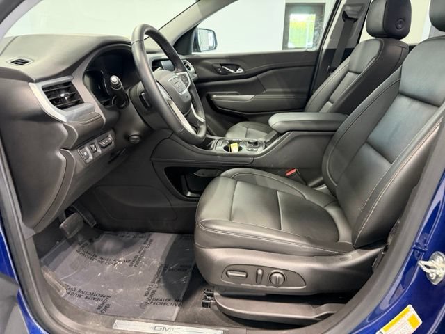 Used 2023 GMC Acadia SLT w/ Technology Package AWD/4WD image 10