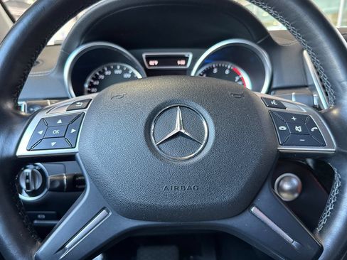 Used 2015 Mercedes-Benz GL 550 4MATIC image 29
