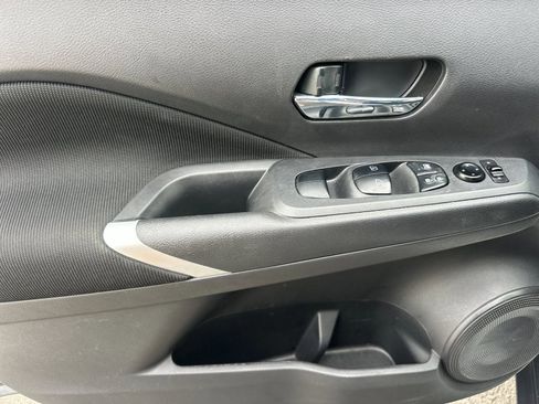 Used 2022 Nissan Kicks SV FWD image 11